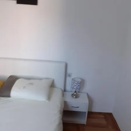 Apartment Rose Garden Malinska